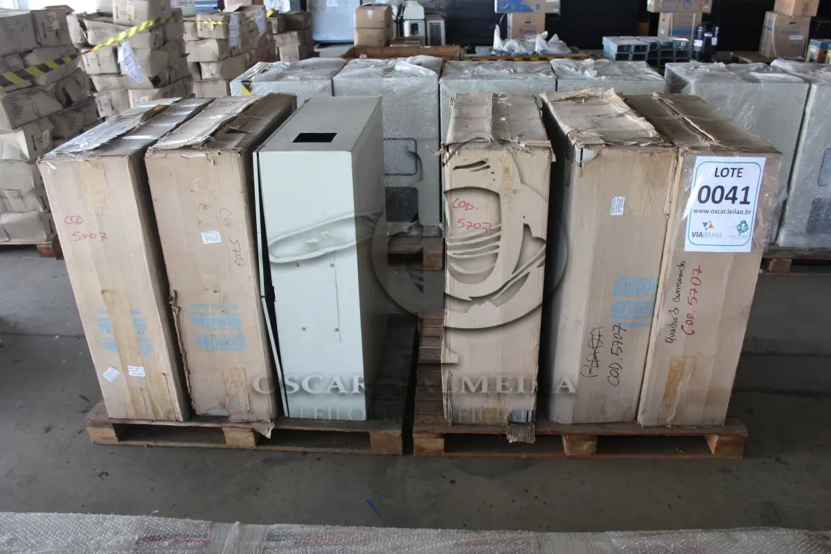 LOTE 041 - MATERIAL DIVERSO