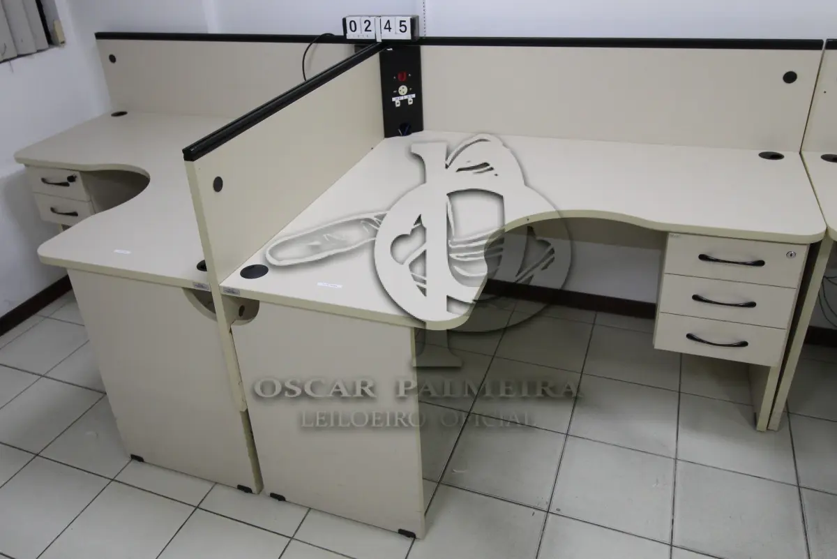 LOTE 245 - LOTE - 0245 - MESA EM L ESTAÇÃO DE TRABALHO CONJ. 2 PÇS.