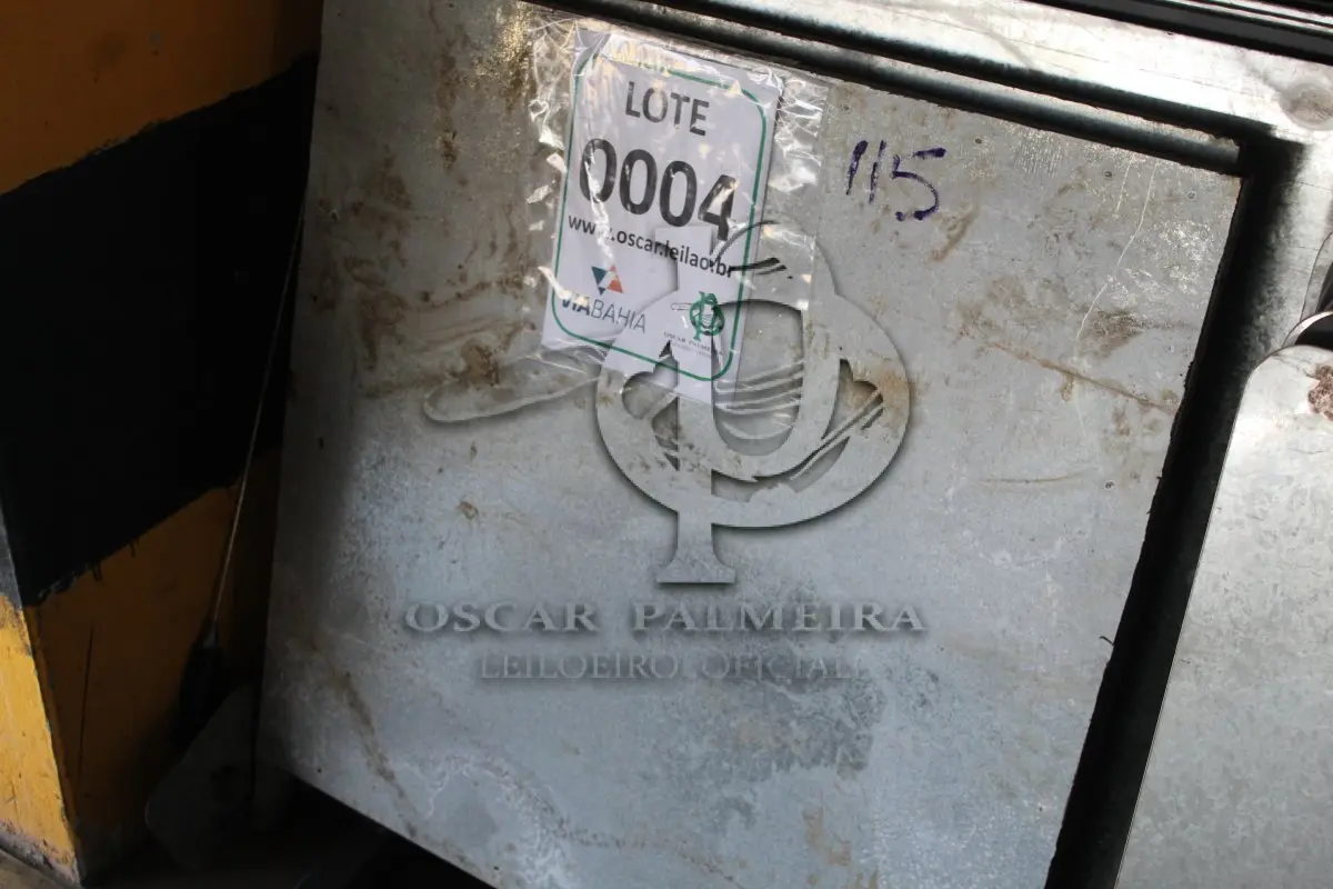 LOTE 004 - MATERIAL DIVERSO