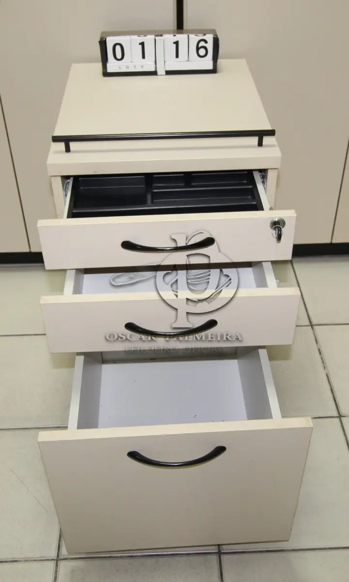 LOTE 116 - LOTE - 0116 - GAVETEIRO 3 GAVETAS