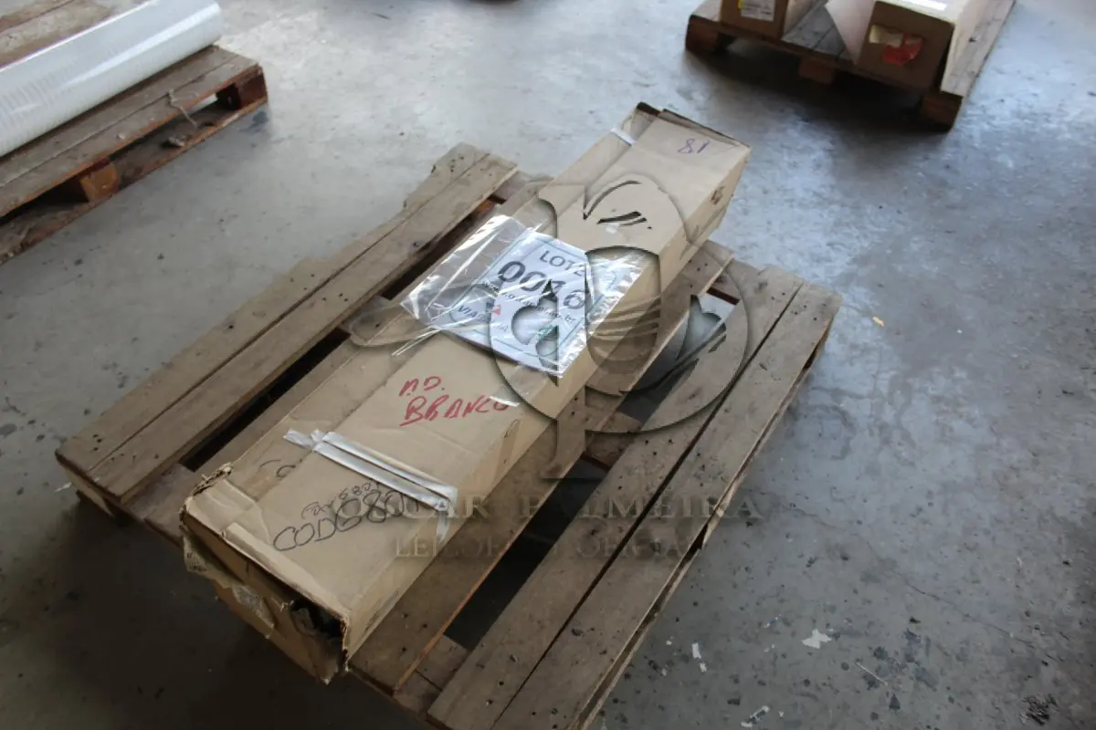 LOTE 016 - MATERIAL DIVERSO