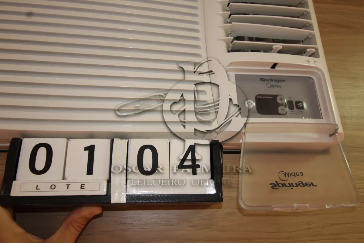 LOTE 104 - LOTE - 0104 - AR CONDICIONADO 18.000 BTU'S