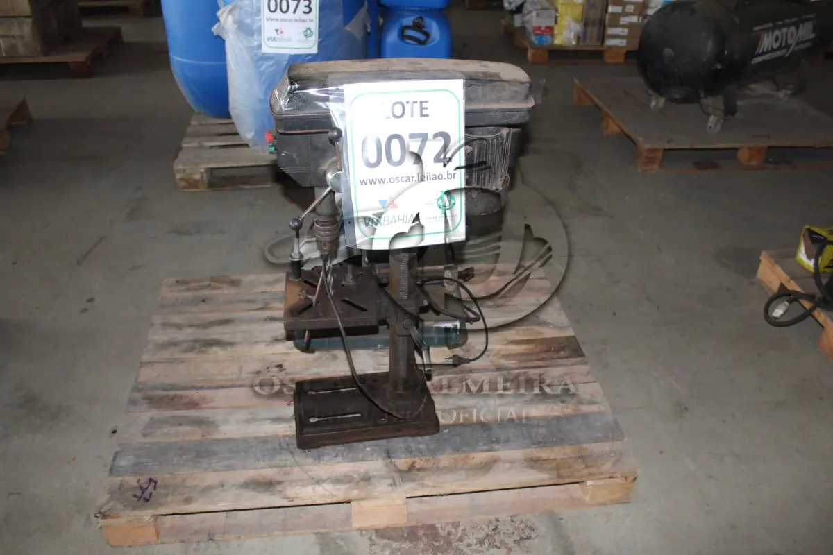 LOTE 072 - MATERIAL DIVERSO