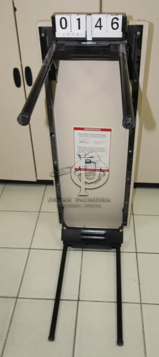 LOTE 146 - LOTE - 0146 - MESA P/ AUDITÓRIO C/ PÉS DOBRÁVEIS