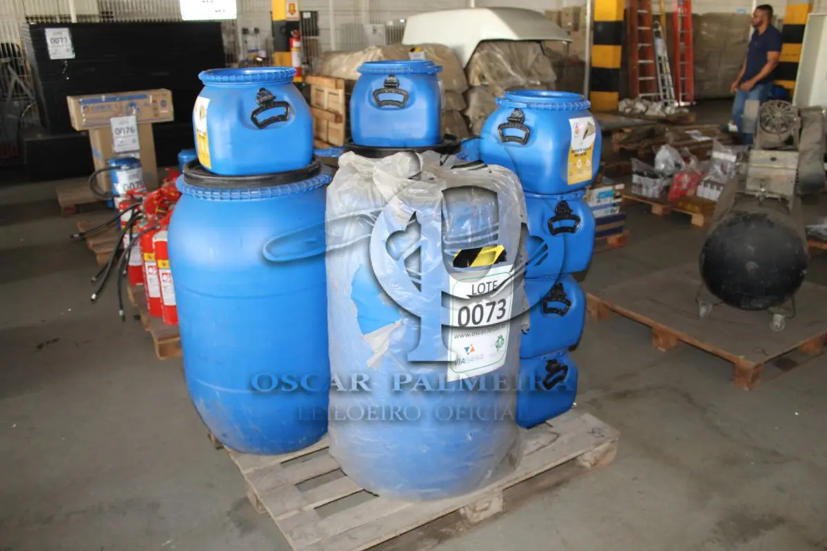 LOTE 073 - MATERIAL DIVERSO