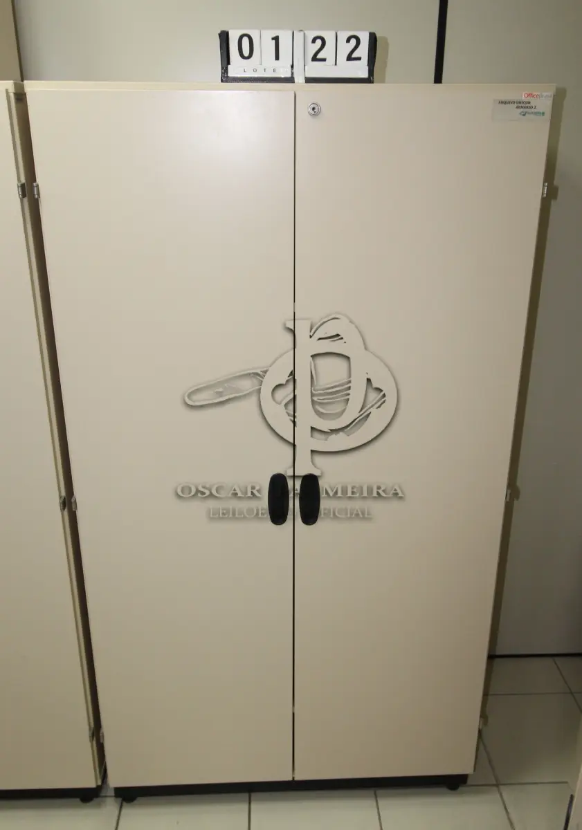 LOTE 122 - LOTE - 0122 - ARMÁRIO 2 PORTAS ALTO