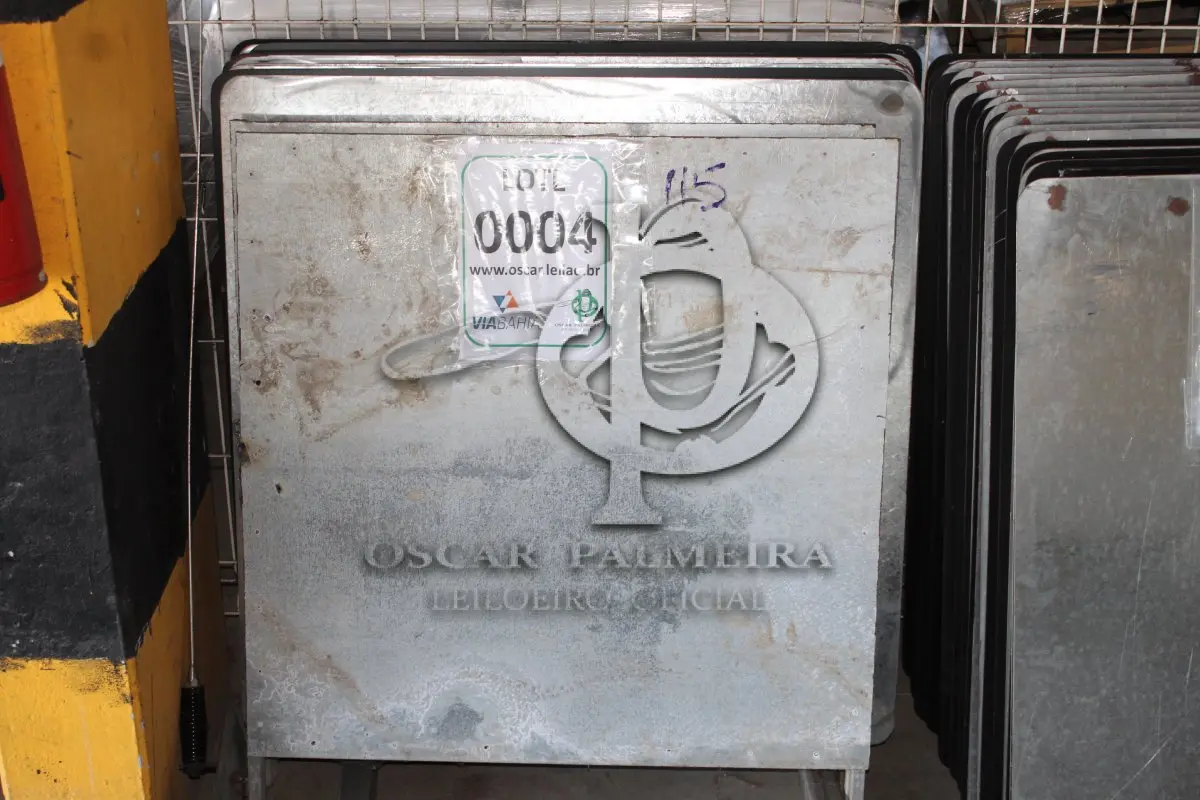 LOTE 004 - MATERIAL DIVERSO