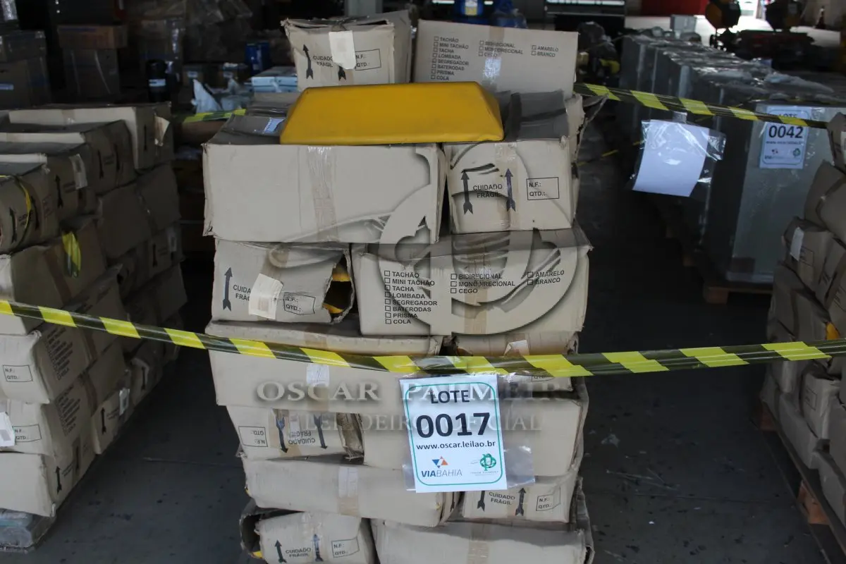 LOTE 017 - MATERIAL DIVERSO