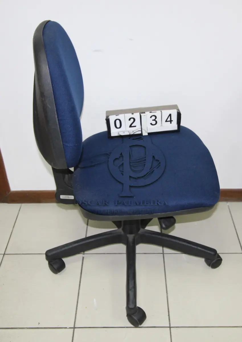 LOTE 234 - LOTE - 0234 - CADEIRA SECRETÁRIA GIRATÓRIA S/ BRAÇO