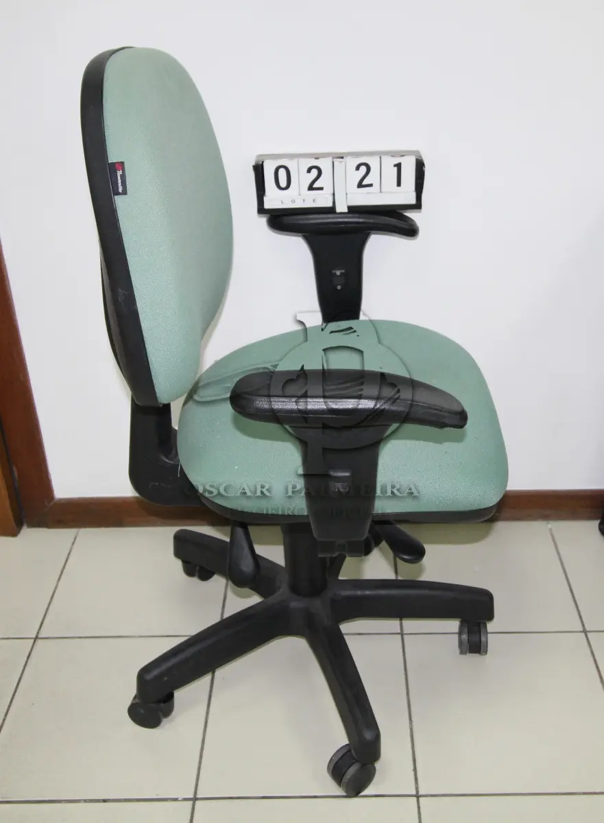 LOTE 221 - LOTE - 0221 - CADEIRA SECRETÁRIA GIRATÓRIA C/ BRAÇO