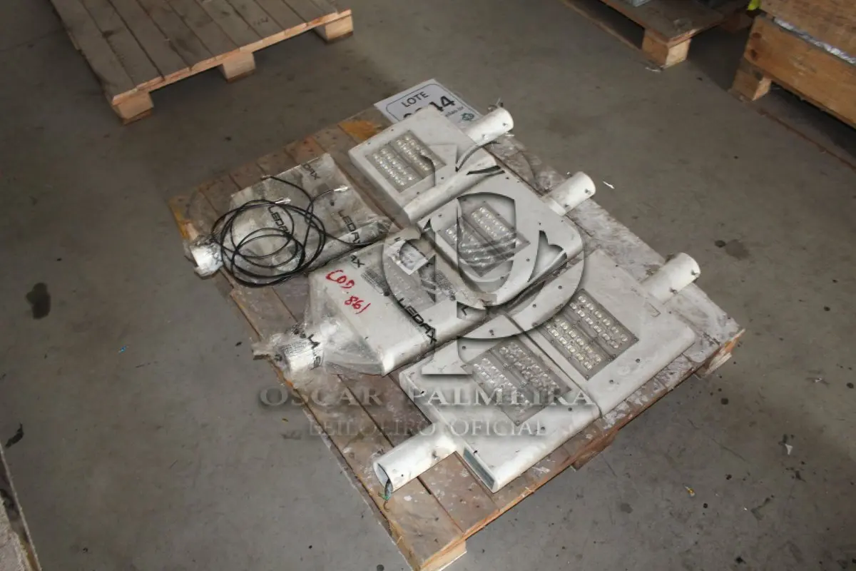 LOTE 044 - MATERIAL DIVERSO