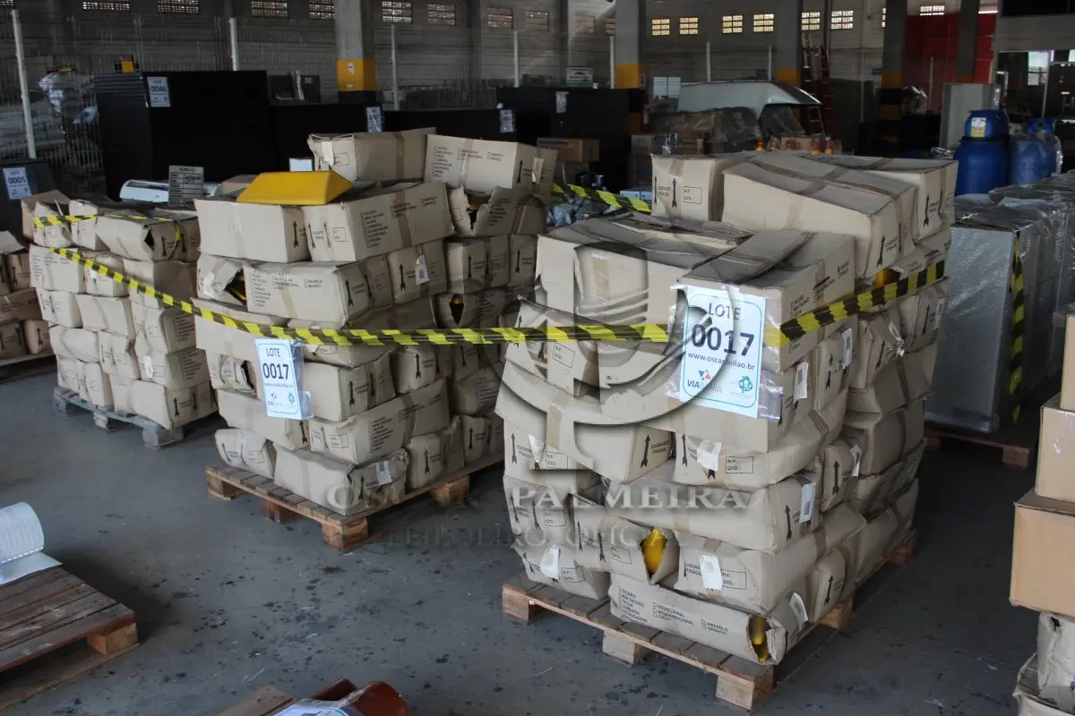 LOTE 017 - MATERIAL DIVERSO