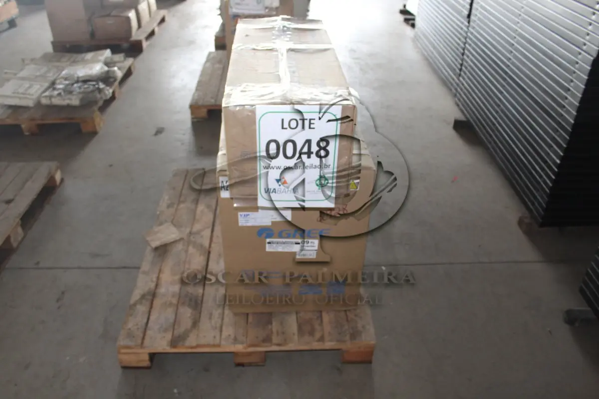 LOTE 048 - MATERIAL DIVERSO