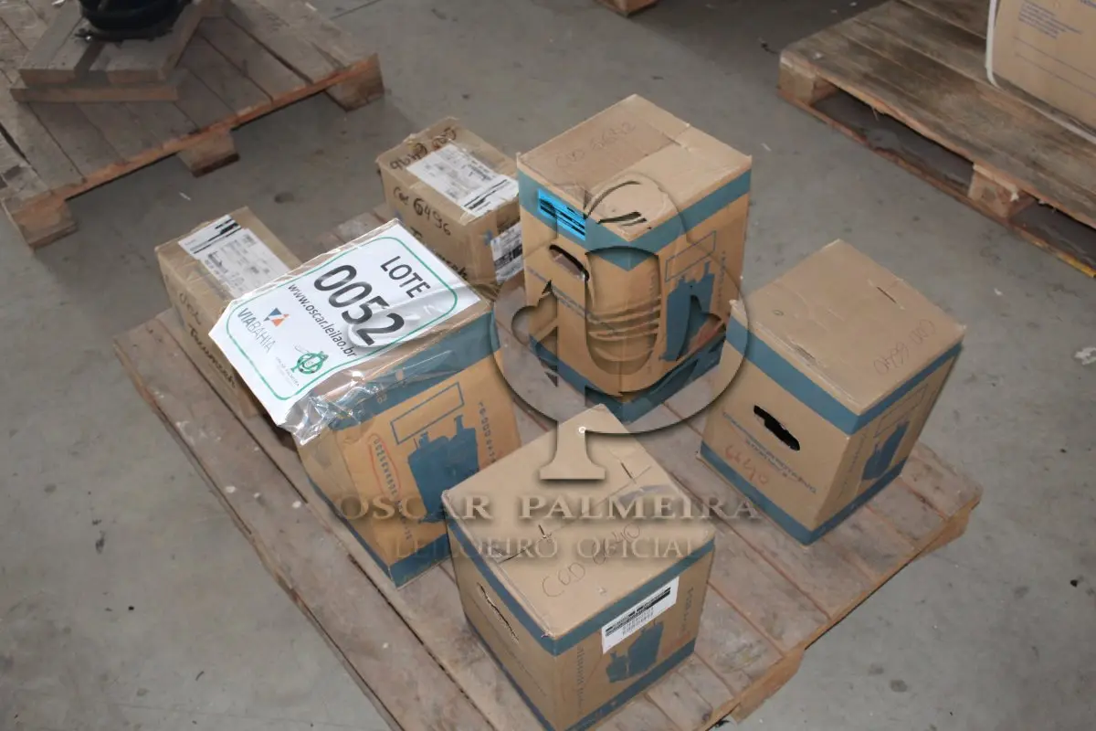 LOTE 052 - MATERIAL DIVERSO