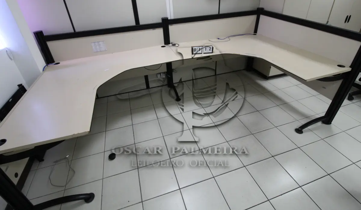 LOTE 112 - LOTE - 0112 - MESA EM L ESTAÇÃO DE TRABALHO CONJ. 4 PÇS.