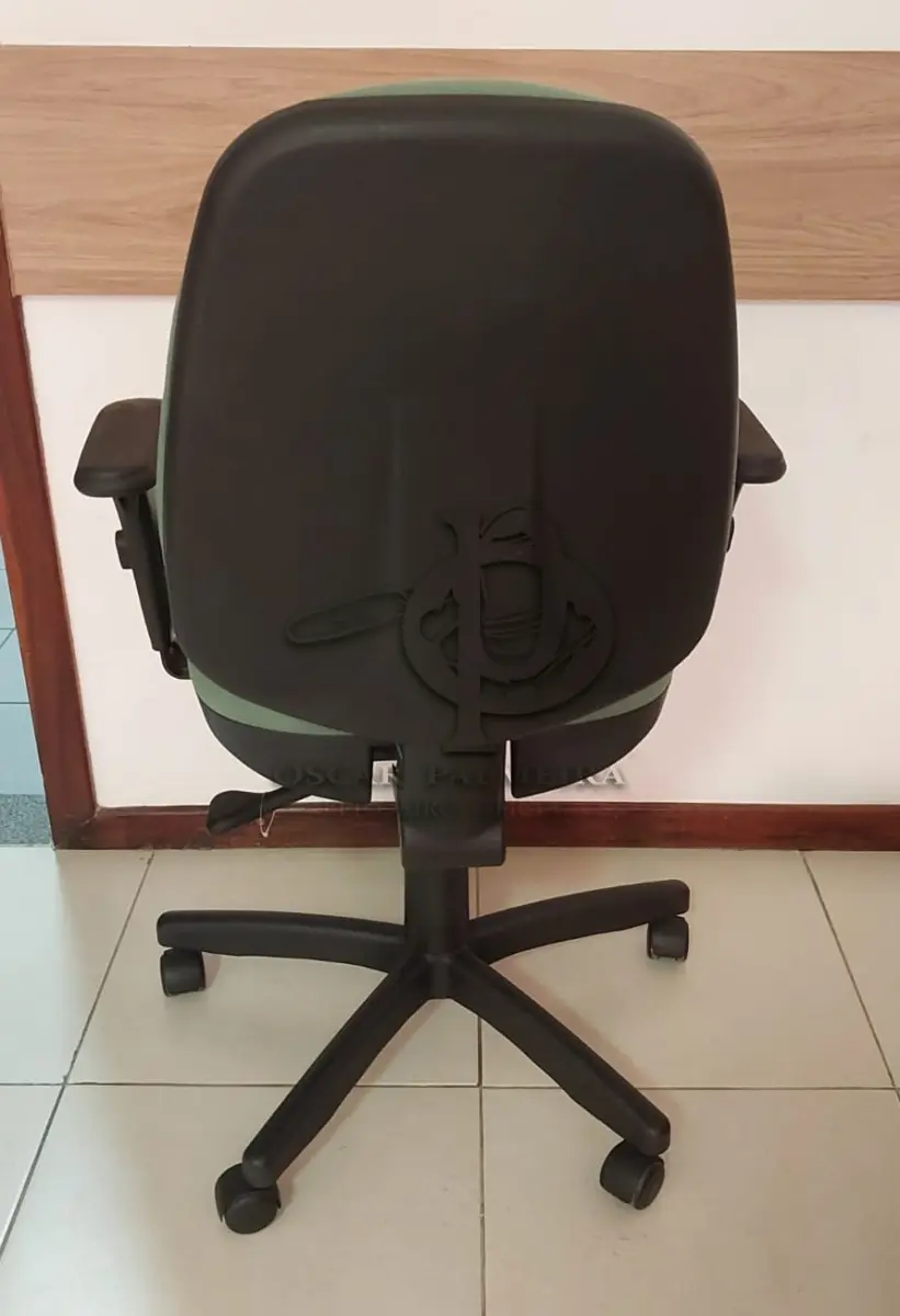 LOTE 257 - LOTE - 0257 - CADEIRA DIRETOR GIRATÓRIA C/ BRAÇO