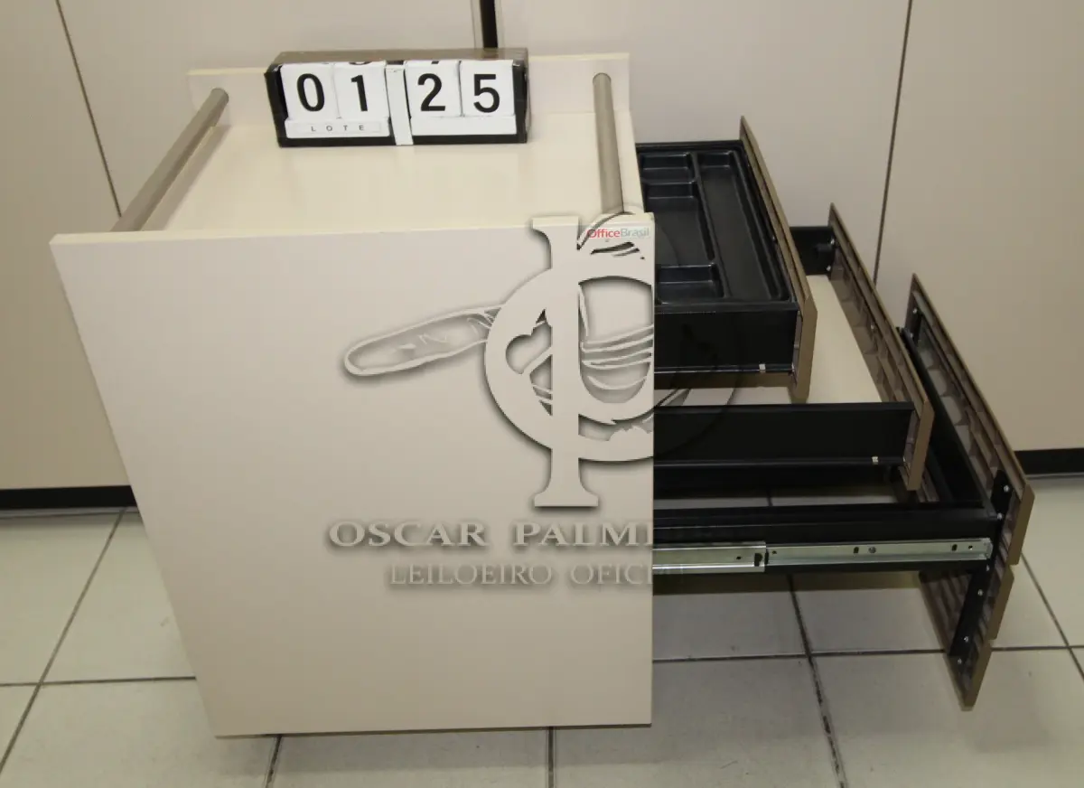 LOTE 125 - LOTE - 0125 - GAVETEIRO 3 GAVETAS