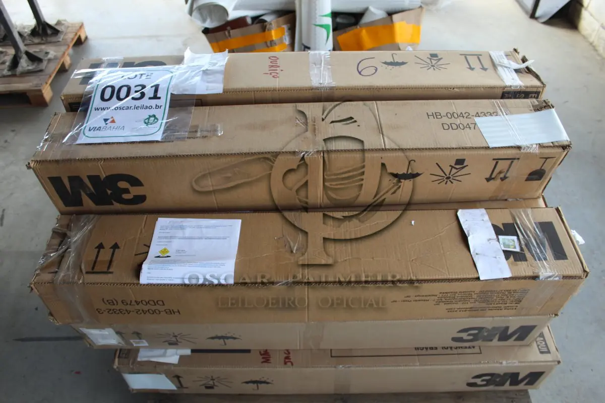 LOTE 031 - MATERIAL DIVERSO