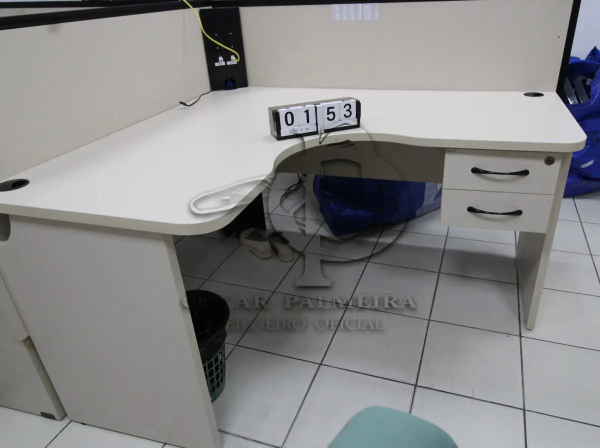 LOTE 153 - LOTE - 0153 - MESA EM L ESTAÇÃO DE TRABALHO CONJ. 2 PÇS.