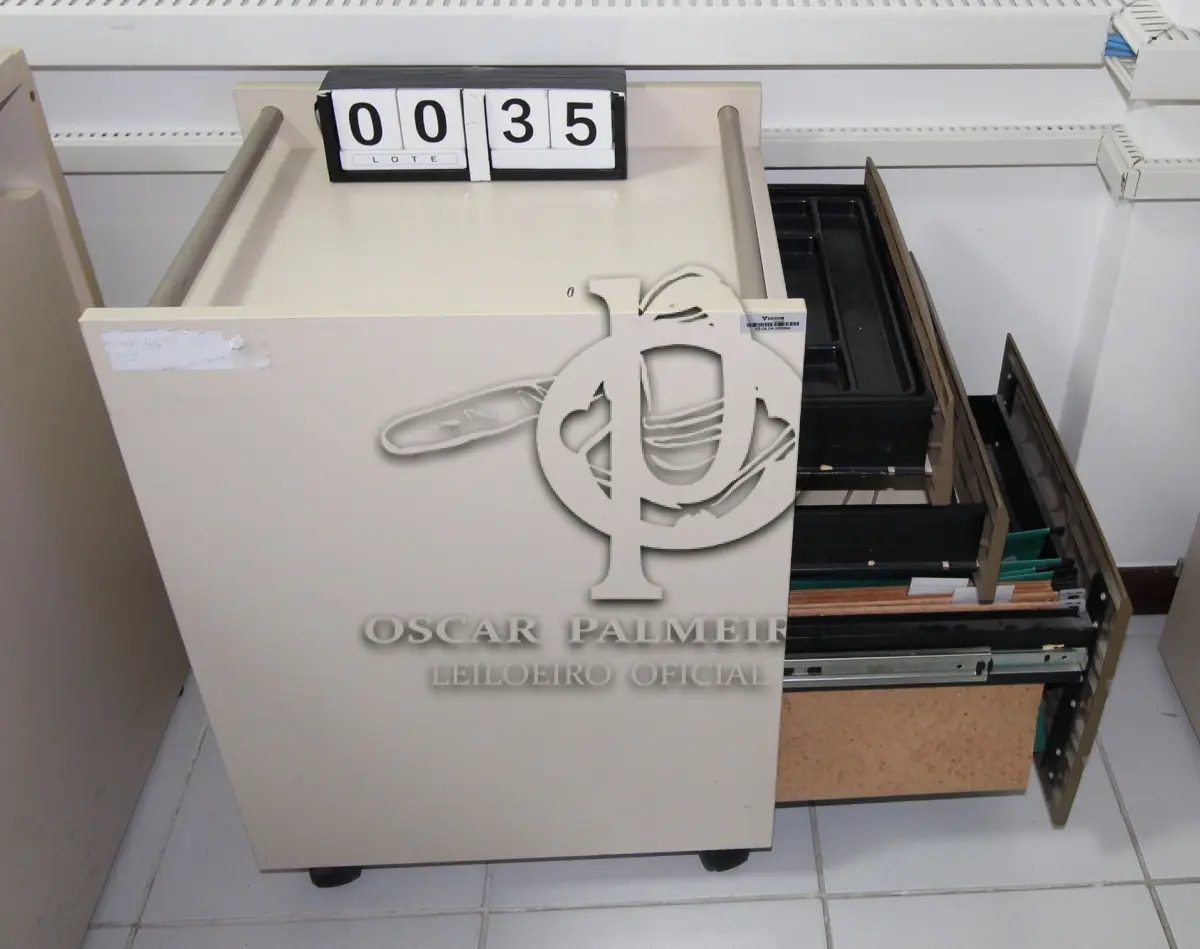 LOTE 035 - LOTE - 0035 - GAVETEIRO 3 GAVETAS