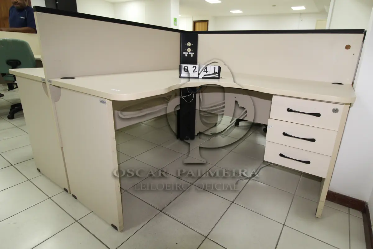 LOTE 241 - LOTE - 0241 - MESA EM L ESTAÇÃO DE TRABALHO CONJ. 2 PÇS.