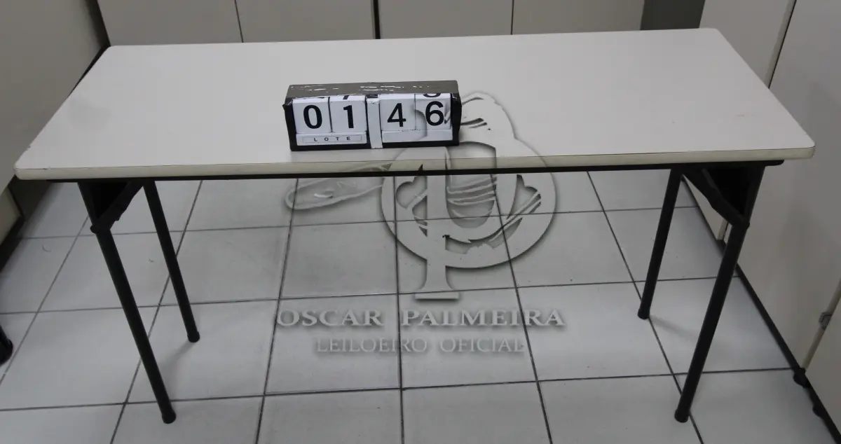 LOTE 146 - LOTE - 0146 - MESA P/ AUDITÓRIO C/ PÉS DOBRÁVEIS