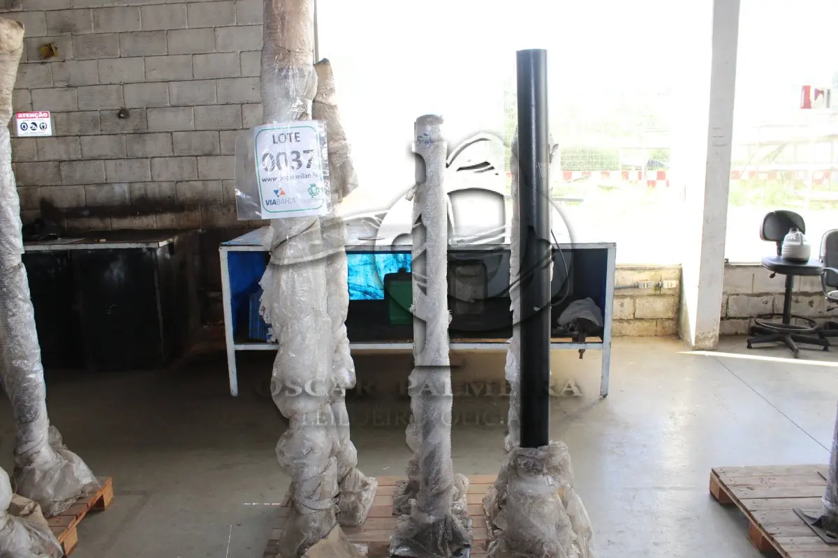 LOTE 037 - MATERIAL DIVERSO