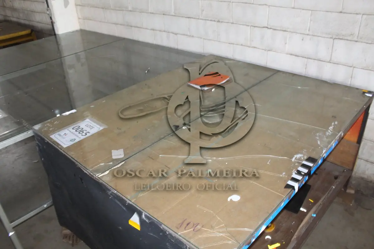 LOTE 065 - MATERIAL DIVERSO