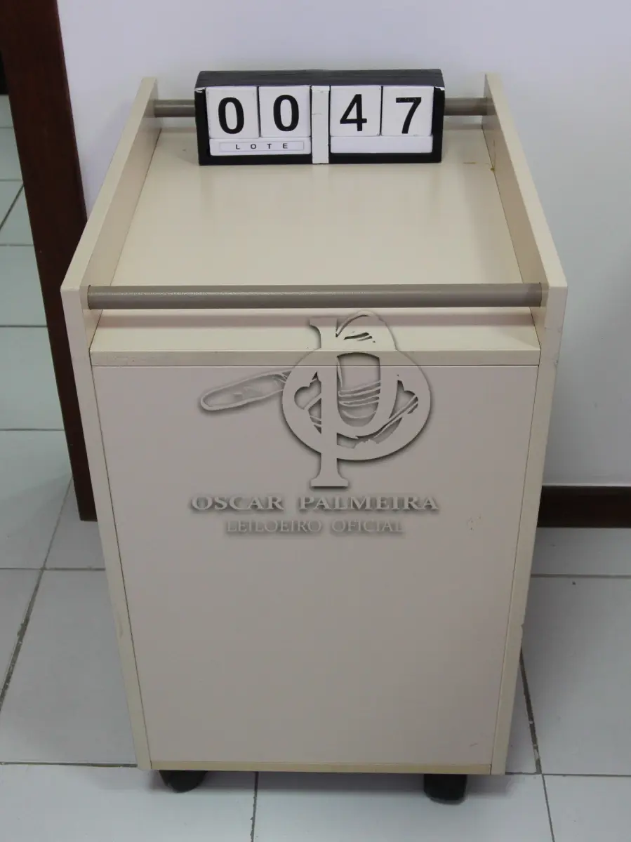 LOTE 047 - LOTE - 0047 - GAVETEIRO 3 GAVETAS