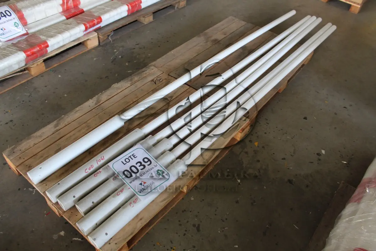 LOTE 039 - MATERIAL DIVERSO