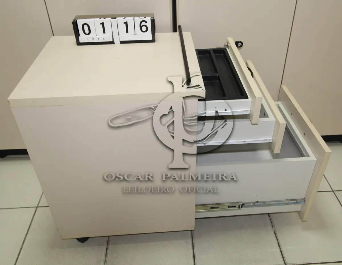 LOTE 116 - LOTE - 0116 - GAVETEIRO 3 GAVETAS