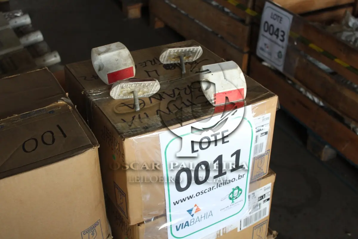 LOTE 011 - MATERIAL DIVERSO