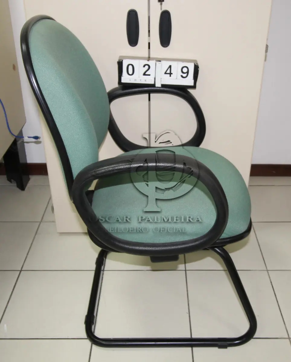 LOTE 249 - LOTE - 0249 - CADEIRA DIRETOR FIXA C/ BRAÇO