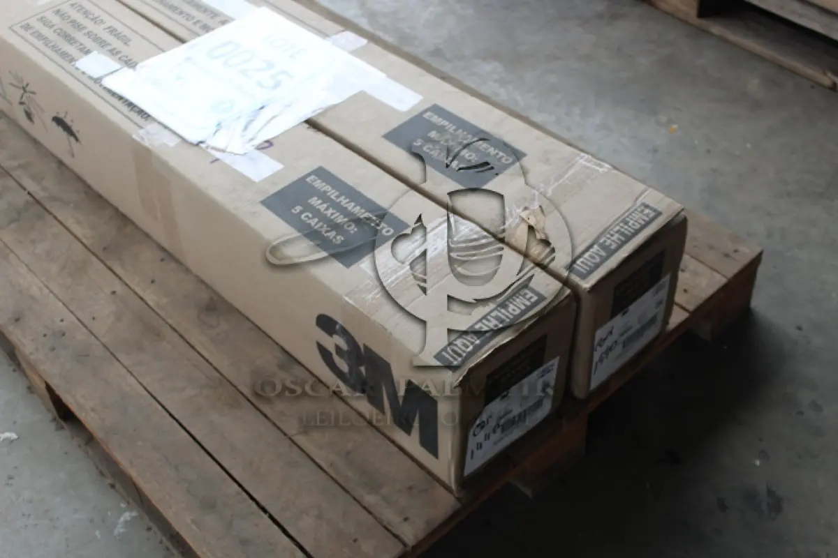 LOTE 025 - MATERIAL DIVERSO