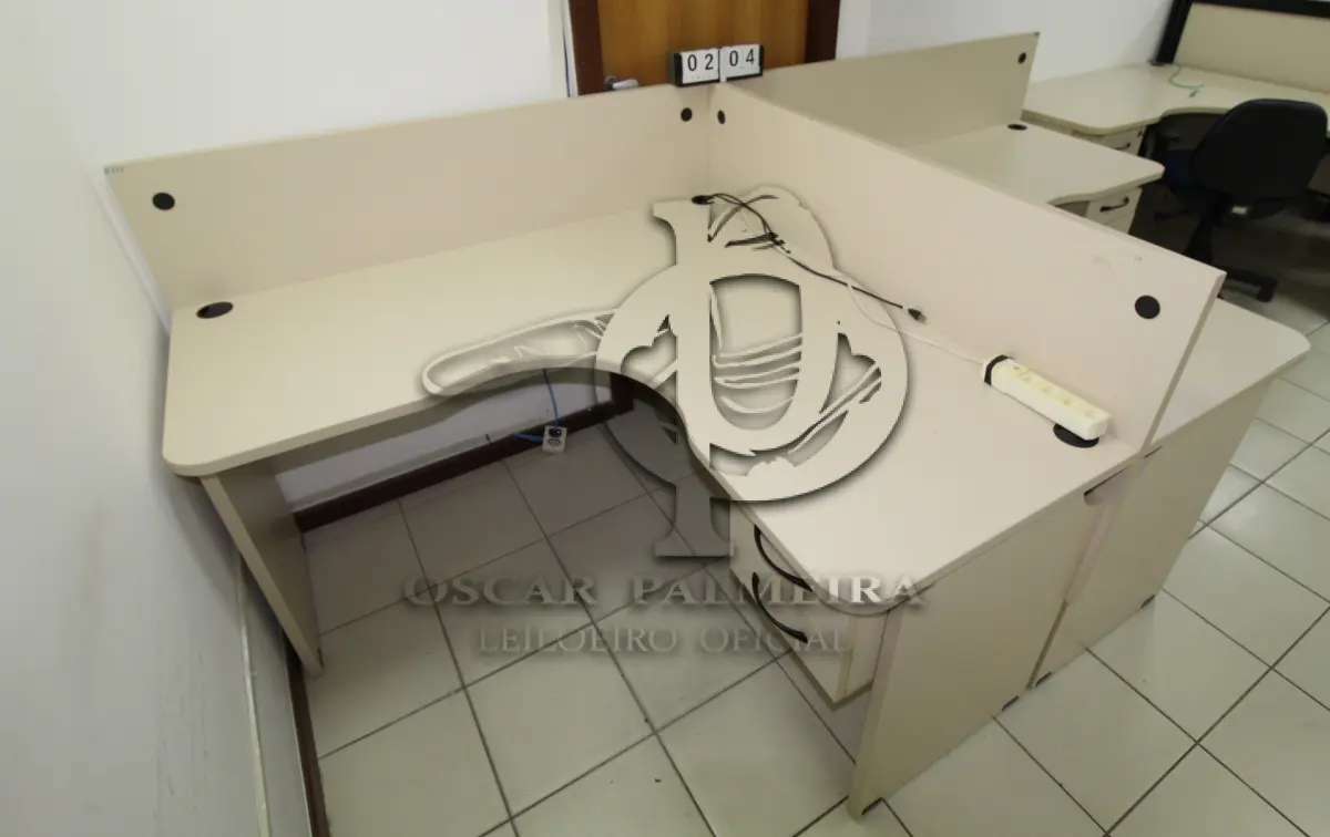 LOTE 204 - LOTE - 0204 - MESA EM L ESTAÇÃO DE TRABALHO CONJ. 2 PÇS.