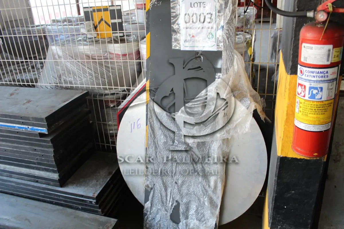 LOTE 003 - MATERIAL DIVERSO