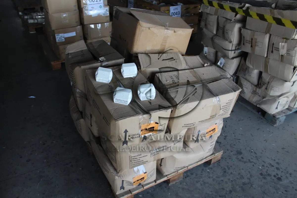 LOTE 012 - MATERIAL DIVERSO