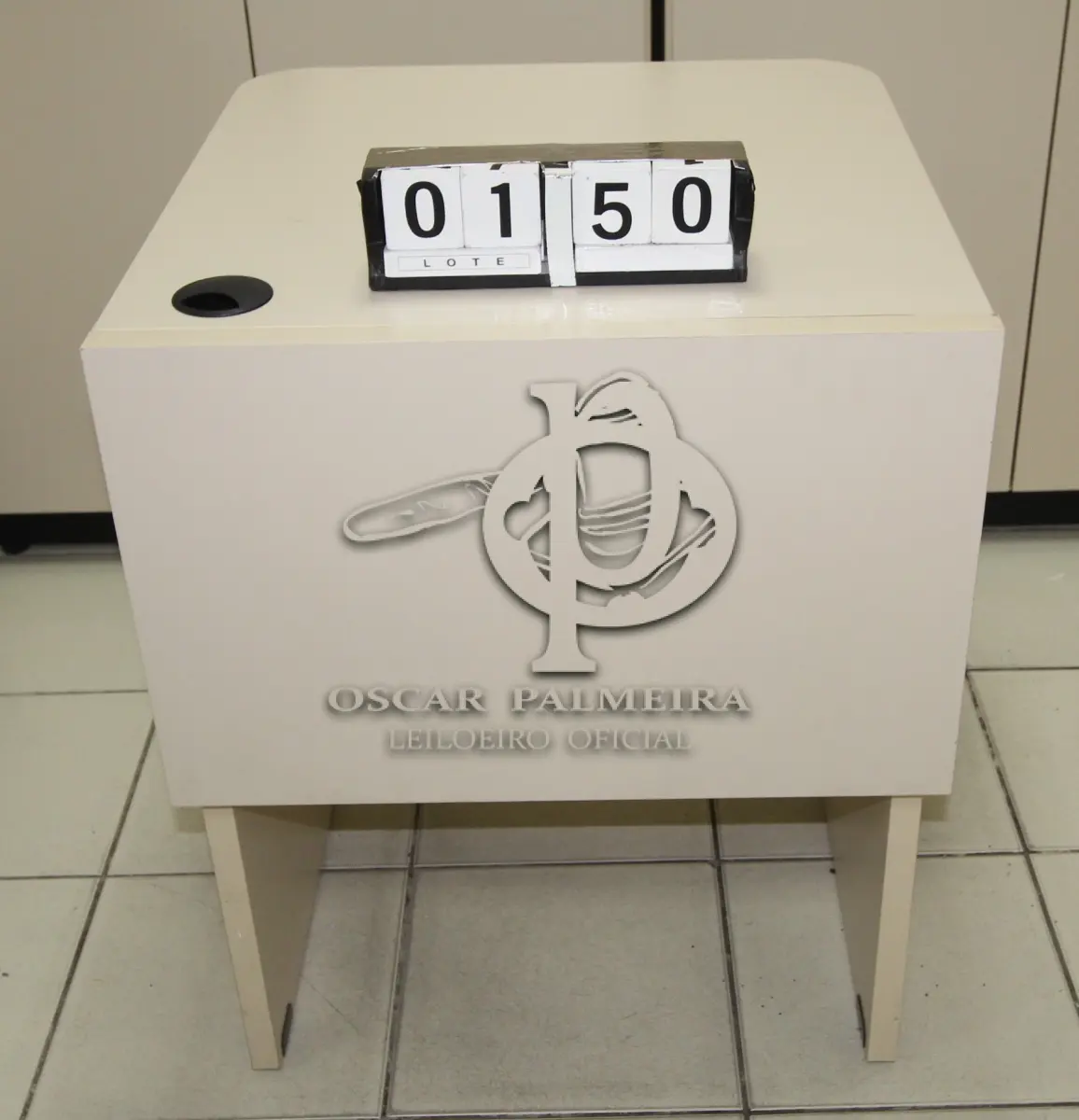 LOTE 150 - LOTE - 0150 - MESA SUPORTE P/ IMPRESSORA