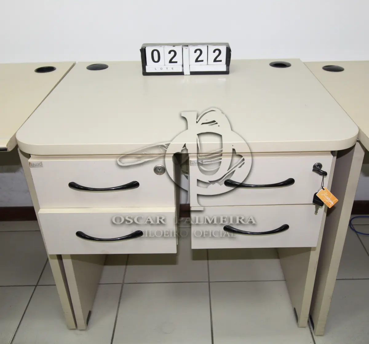 LOTE 222 - LOTE - 0222 - MESA GAVETAS PEQUENA
