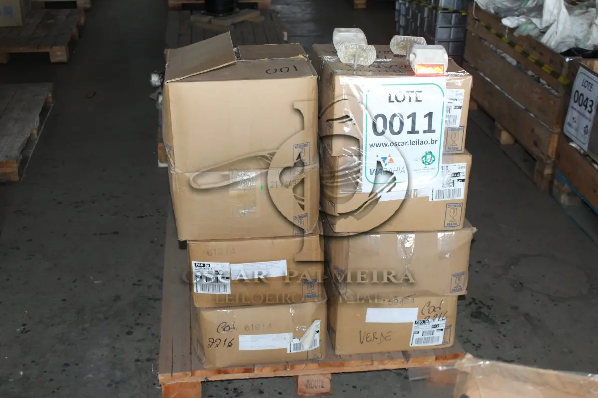 LOTE 011 - MATERIAL DIVERSO