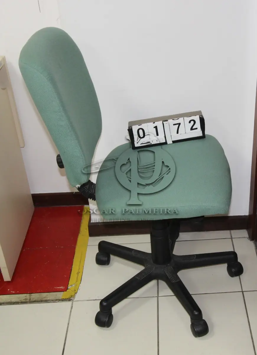 LOTE 172 - LOTE - 0172 - CADEIRA SECRETÁRIA GIRATÓRIA S/ BRAÇO