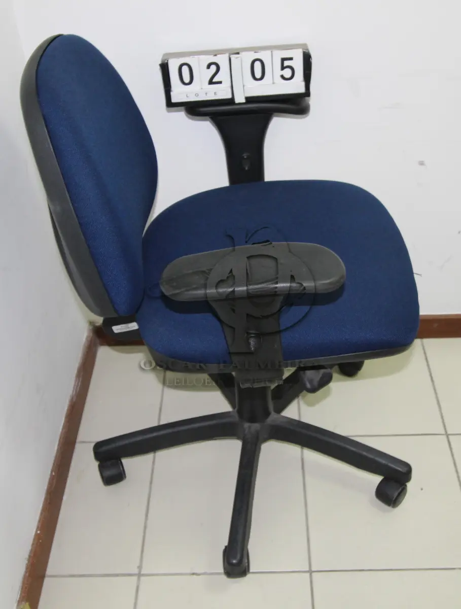 LOTE 205 - LOTE - 0205 - CADEIRA SECRETÁRIA GIRATÓRIA C/ BRAÇO