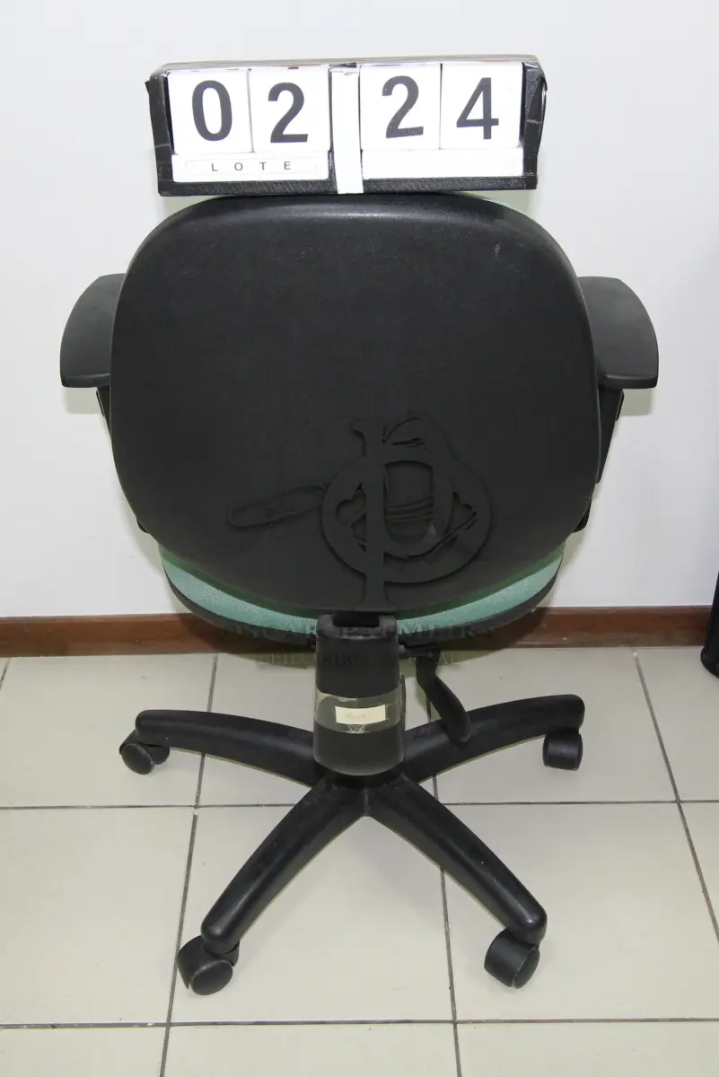 LOTE 224 - LOTE - 0224 - CADEIRA SECRETÁRIA GIRATÓRIA C/ BRAÇO