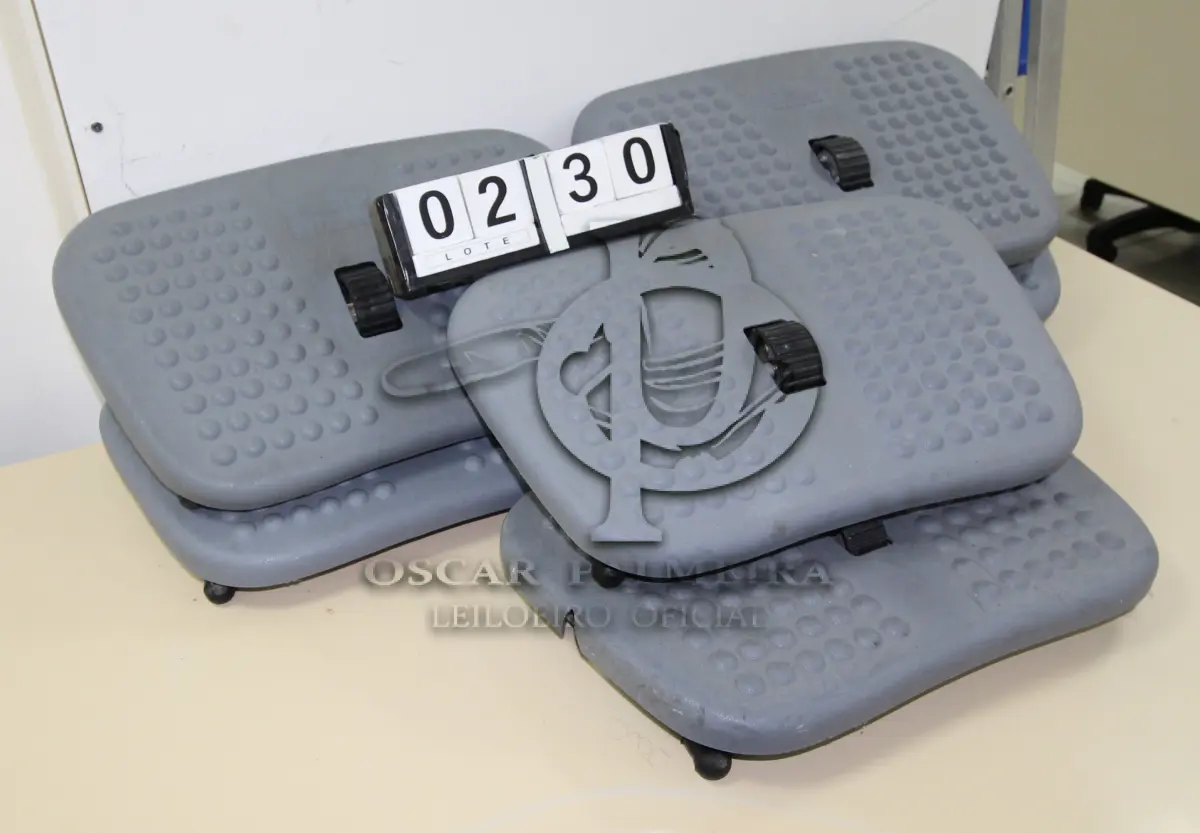 LOTE 230 - LOTE - 0230 - DESCANÇO P/ PÉS 6 PÇS.