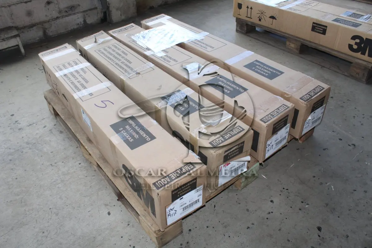 LOTE 020 - MATERIAL DIVERSO