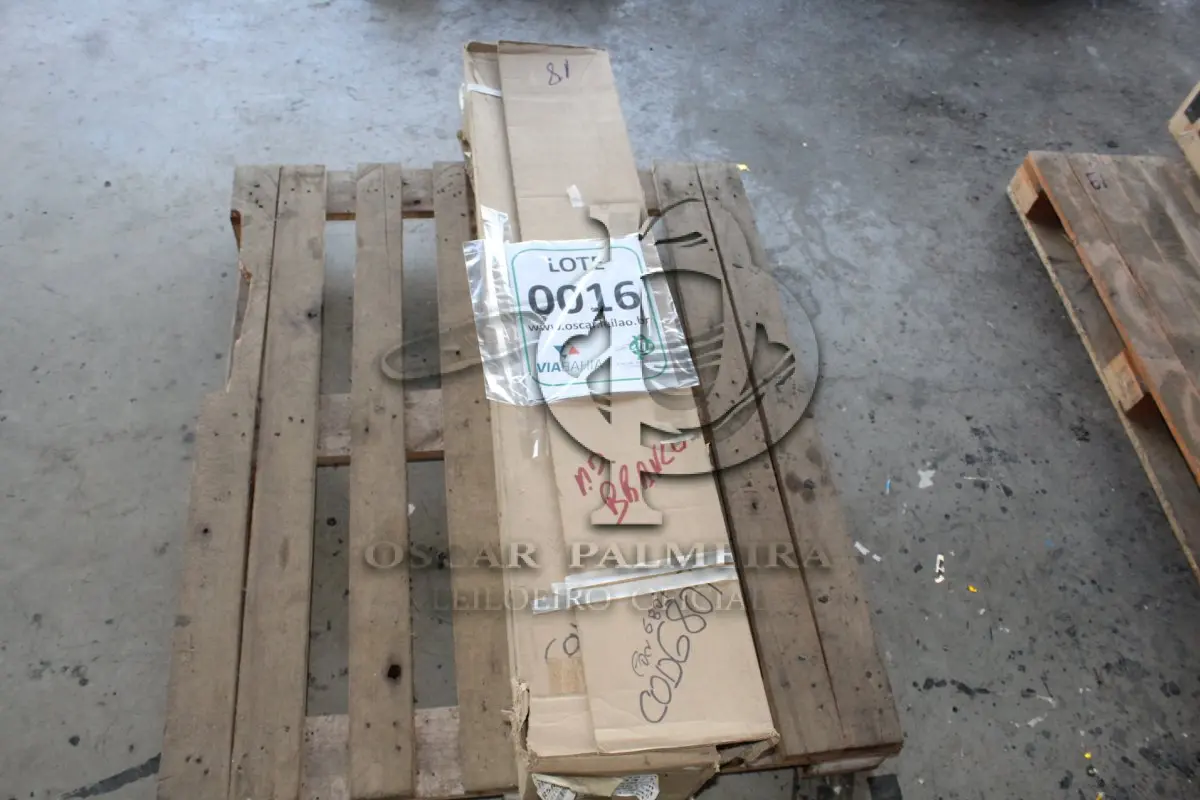 LOTE 016 - MATERIAL DIVERSO