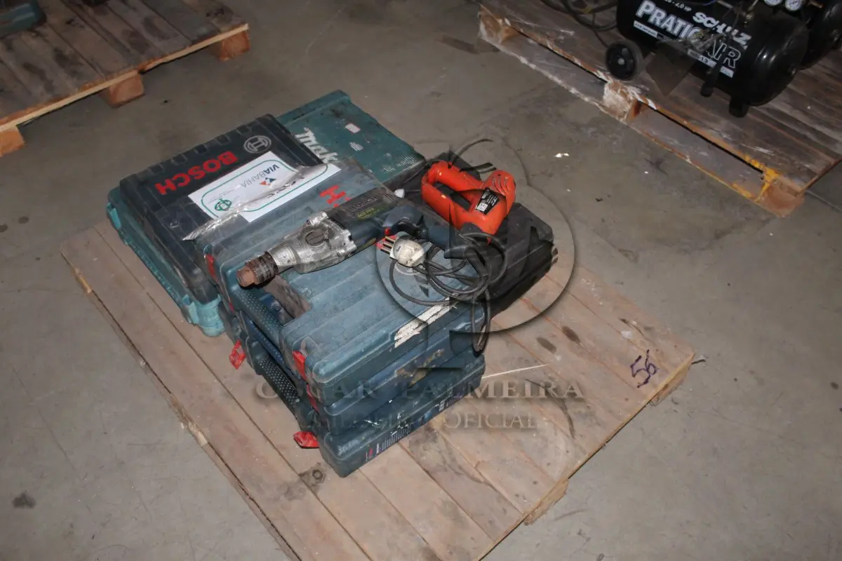 LOTE 054 - MATERIAL DIVERSO