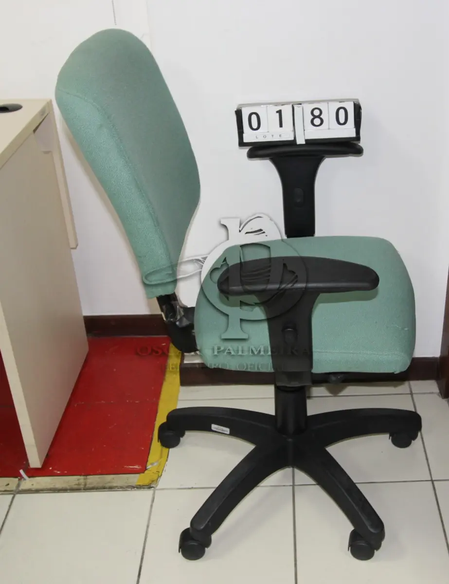 LOTE 180 - LOTE - 0180 - CADEIRA SECRETÁRIA GIRATÓRIA C/ BRAÇO