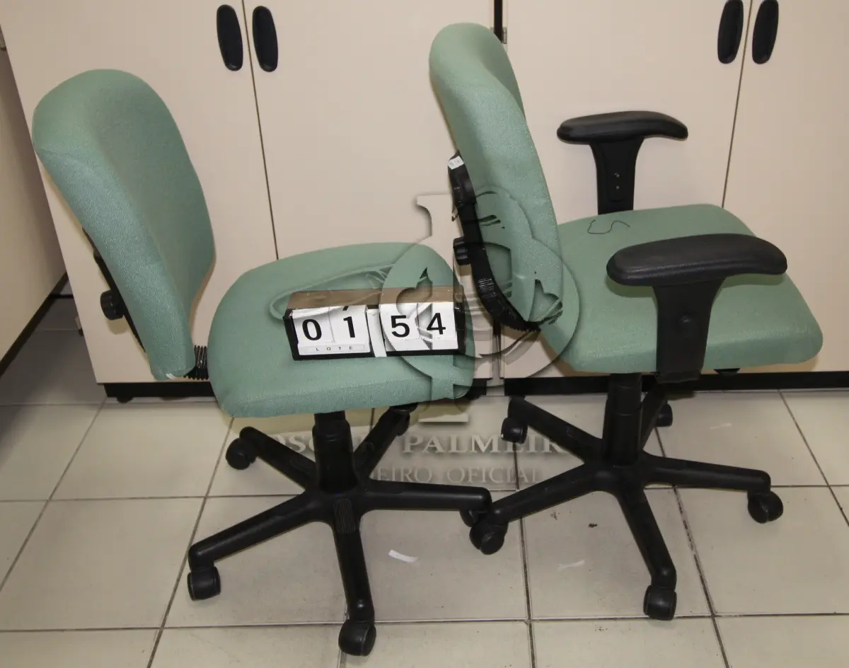 LOTE 154 - LOTE - 0154 - CADEIRA SECRETÁRIA GIRATÓRIA C/ E S/ BRAÇO CONJ. 2 PÇS.
