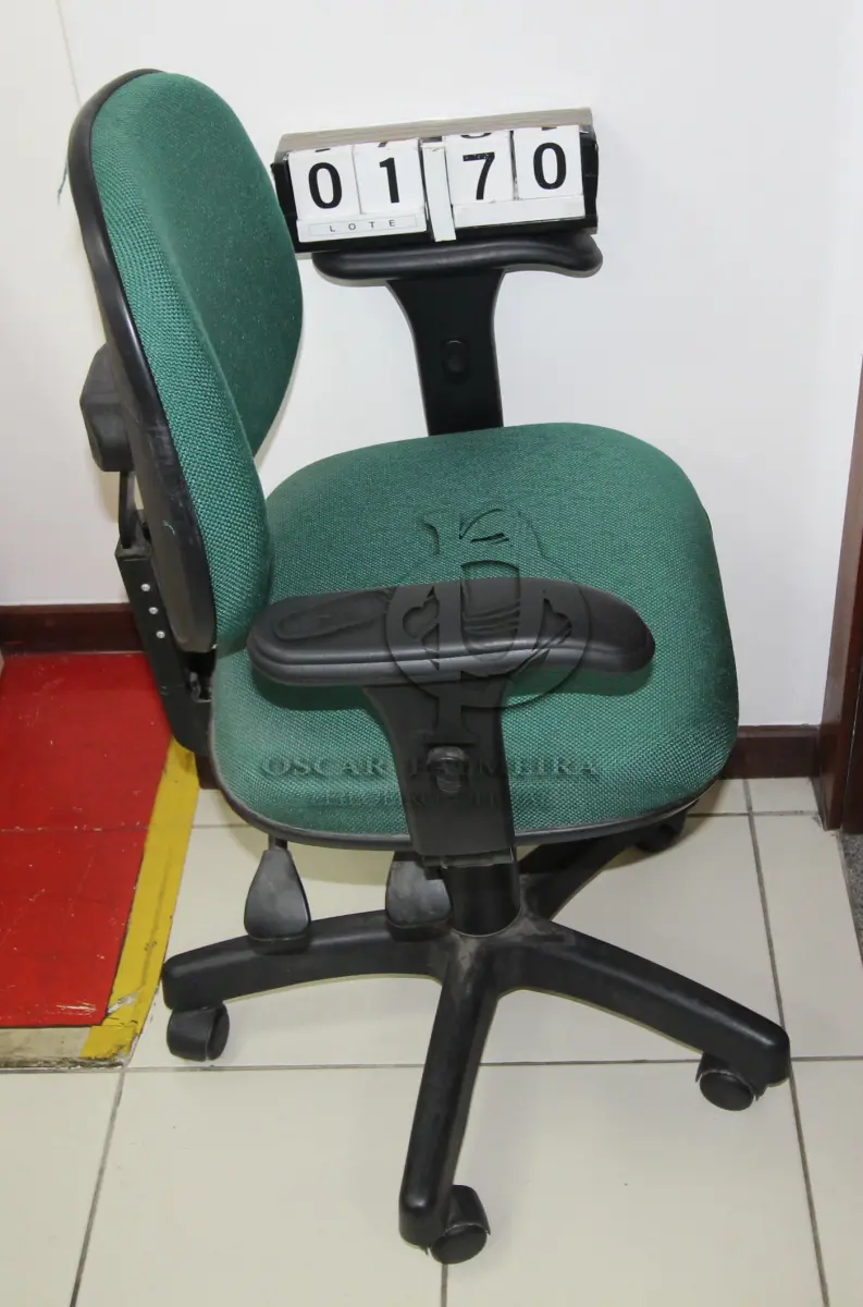 LOTE 170 - LOTE - 0170 - CADEIRA SECRETÁRIA GIRATÓRIA C/ BRAÇO